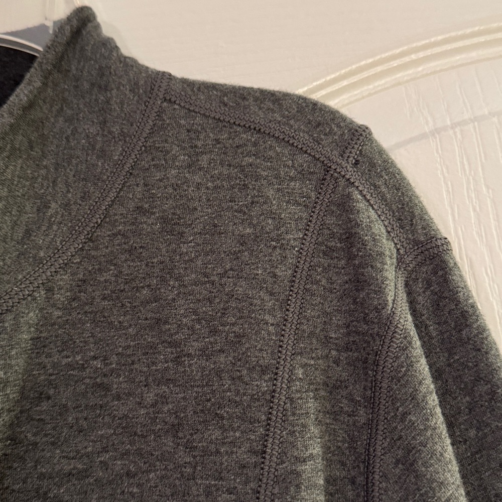 ❄️Tommy Bahama Reversible Jacket❄️ - Picture 4 of 6